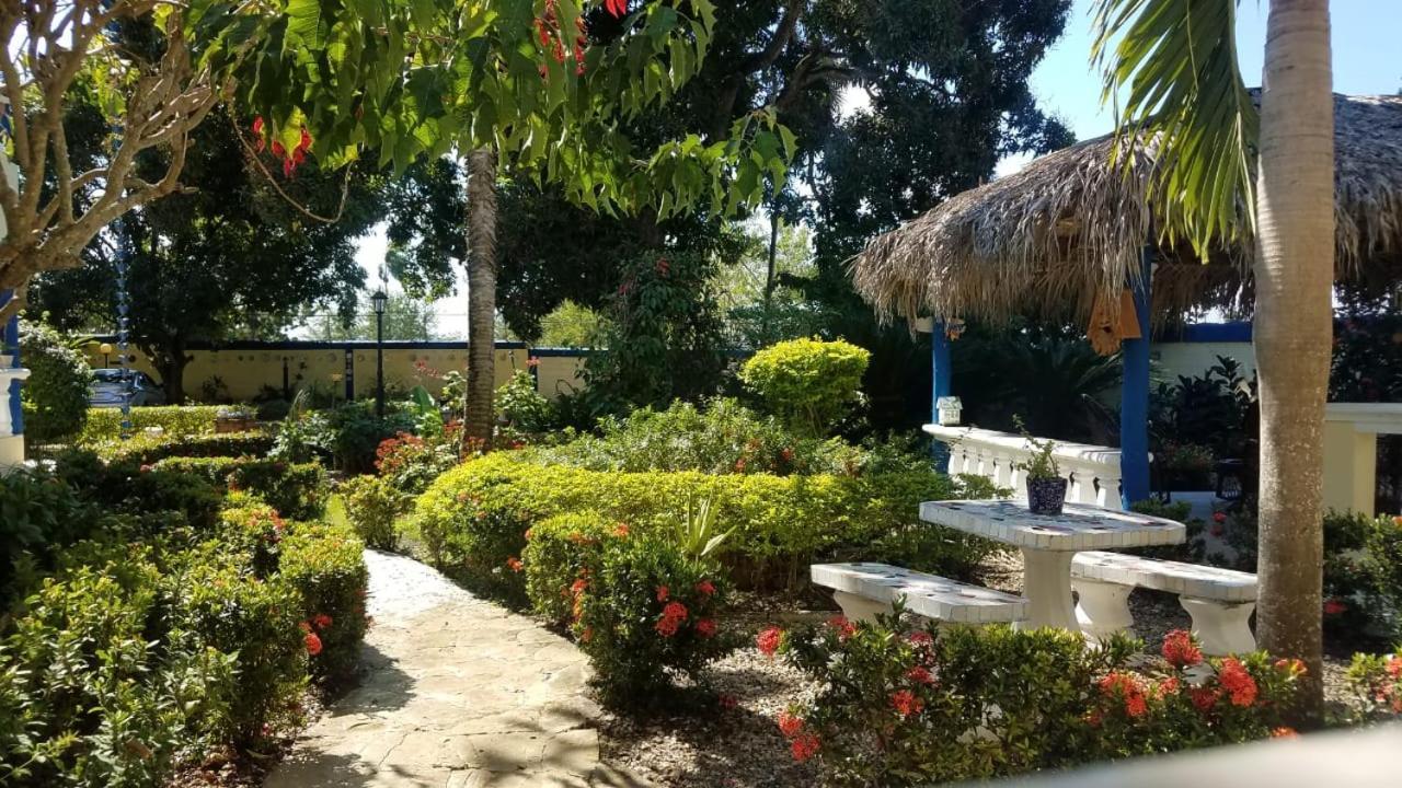 Sana El Jardin Secreto Ostello Santiago De Los Caballeros Esterno foto